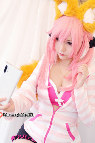 Potato-Godzilla-Tamamo-Pink-Suit