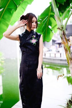 台湾正妹_台湾模特阿布《红黑旗袍系列外拍》写真集