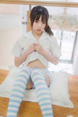 网络美女_ Kitaro_绮太郎 - 蓝白条纹袜[42P]